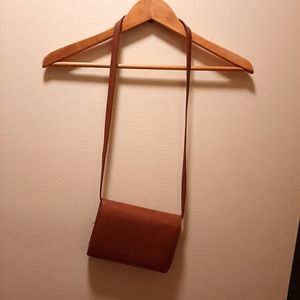 NWOT GH Bass & Co genuine leather shoulder bag